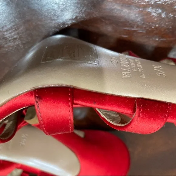 Valentino Garavani Red Satin Strappy Bow Heels, MISMATE, Right 7.5, Left  6.5 - Picture 12 of 13